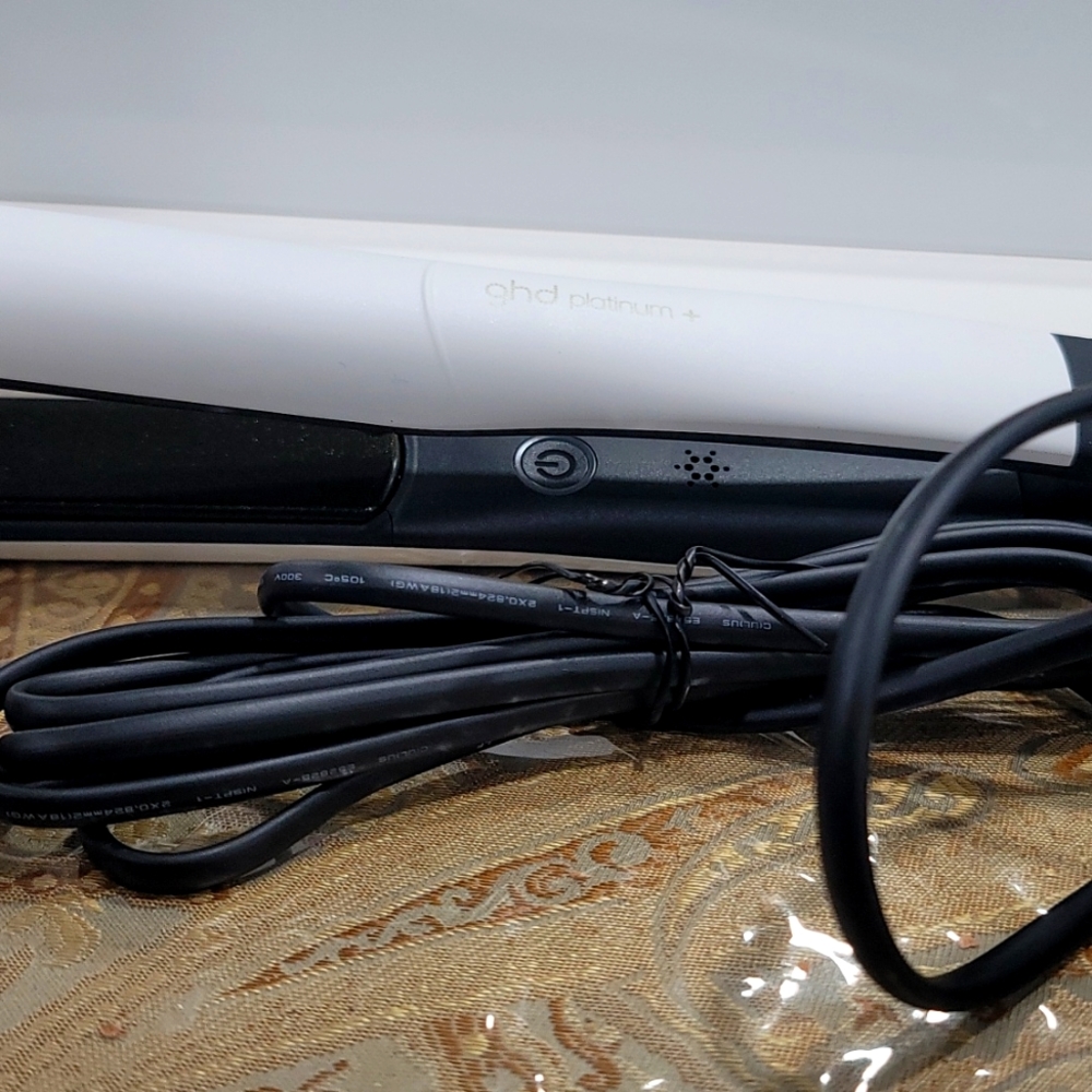 GHD platinum plus straightener